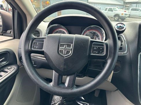 Used 2015 Dodge Grand Caravan SXT FWD image 15