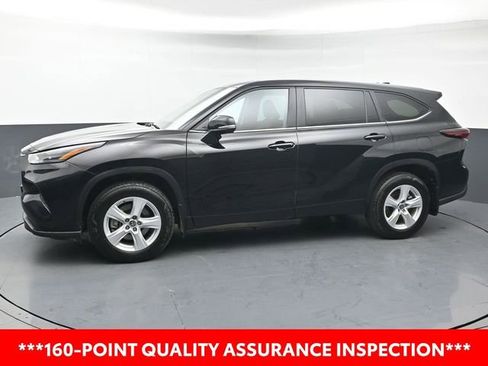 Certified 2025 Toyota Highlander LE image 2