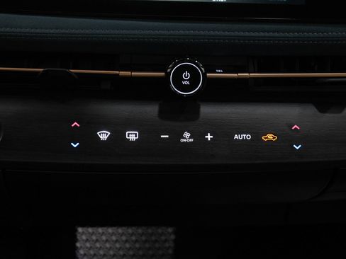 Used 2024 Nissan Ariya AWD image 20