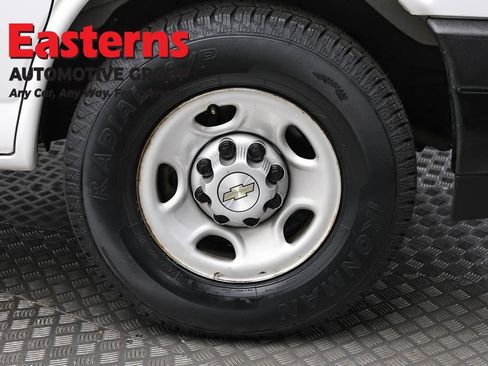 Used 2021 Chevrolet Express 2500 image 29