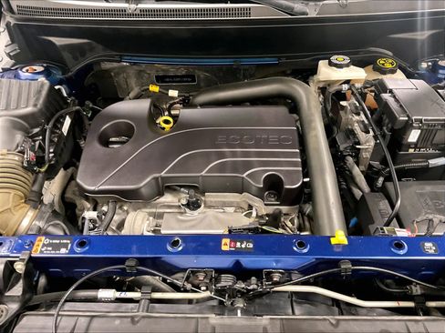 Used 2023 GMC Terrain SLE w/ Driver Convenience Package image 30