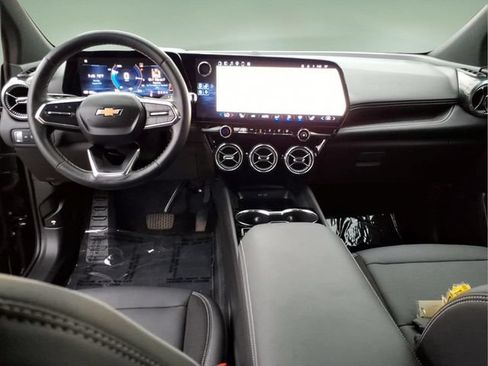Used 2025 Chevrolet Blazer EV LT AWD/4WD image 13