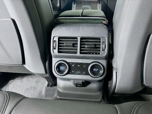 New 2026 Land Rover Range Rover Velar Dynamic SE image 24