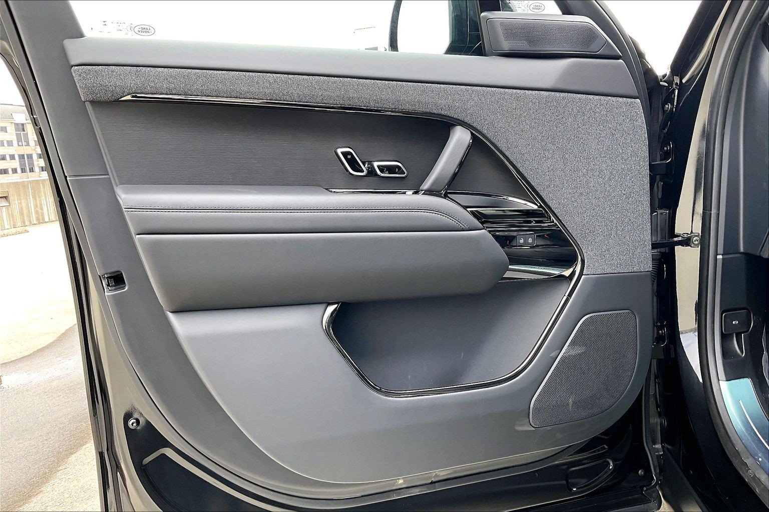 New 2026 Land Rover Range Rover Sport Dynamic SE AWD/4WD image 14