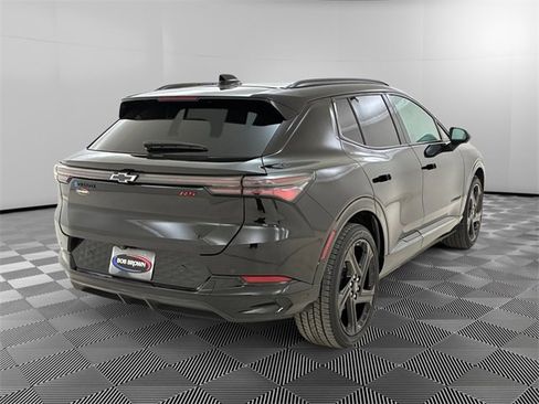 Used 2024 Chevrolet Equinox EV RS image 3