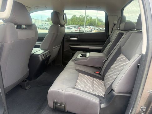 Used 2021 Toyota Tundra SR5 w/ SR5 Upgrade Package RWD image 11
