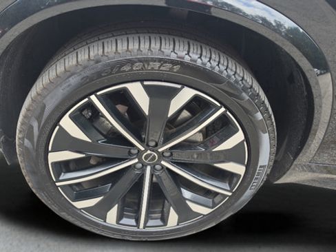 Used 2025 Volvo XC90 B6 Plus AWD/4WD image 26