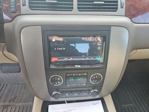 Used 2011 GMC Sierra 3500 SLT w/ SLT Convenience Package image 39