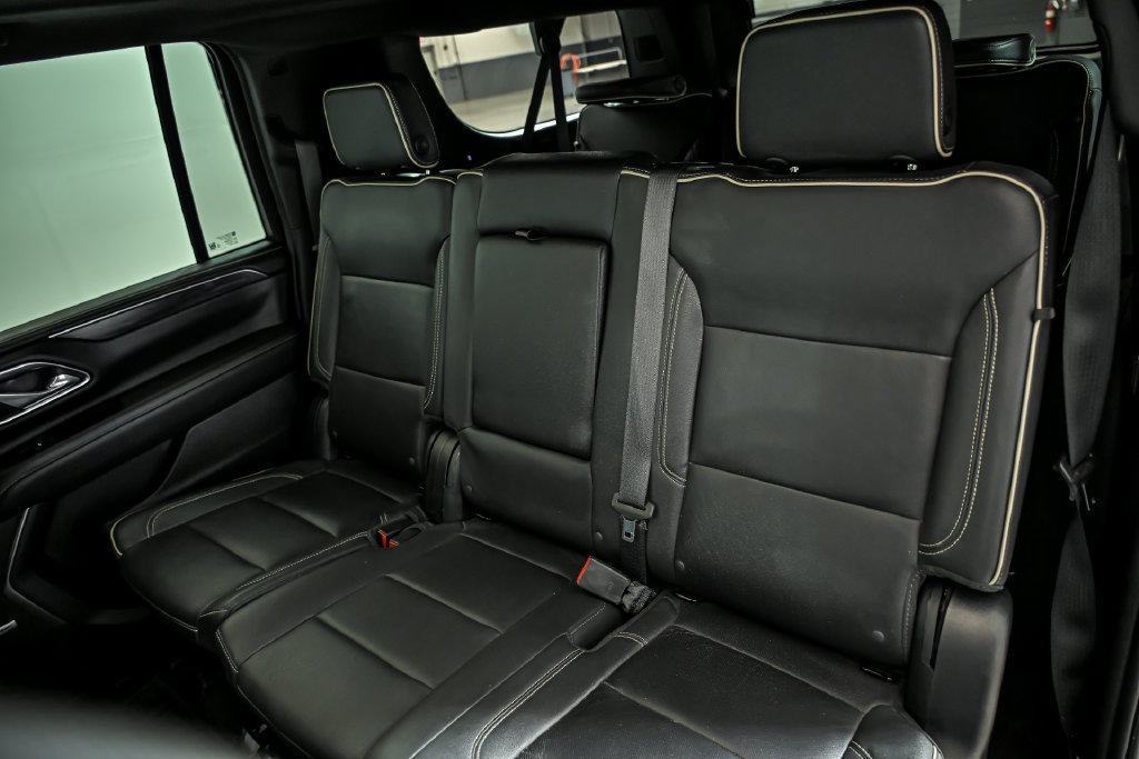 Used 2023 GMC Yukon XL SLT w/ SLT Premium Package AWD/4WD image 16