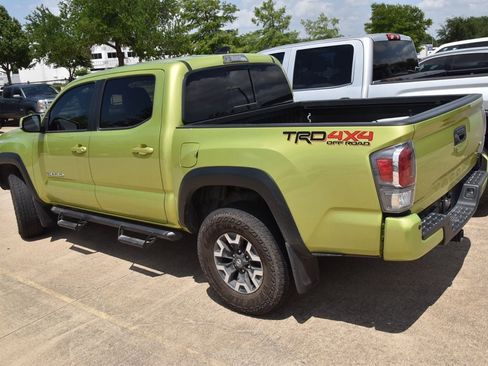 Used 2023 Toyota Tacoma TRD Off-Road w/ Technology Package AWD/4WD image 7