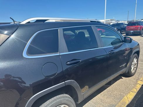 Used 2014 Jeep Cherokee Latitude w/ Comfort/Convenience Group AWD/4WD image 11