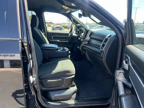 Used 2025 RAM 2500 Big Horn AWD/4WD image 40