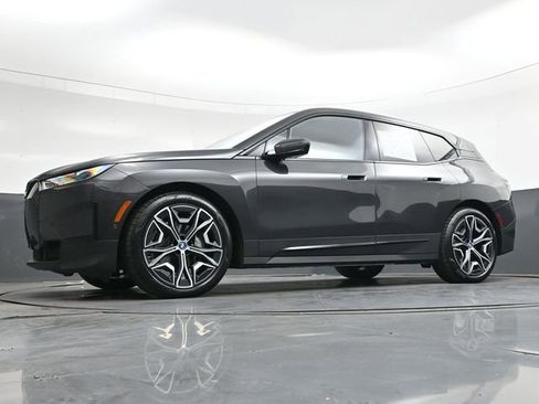 Used 2022 BMW iX xDrive50 AWD/4WD image 33