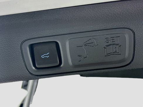 Used 2024 Ford Expedition Limited RWD image 33