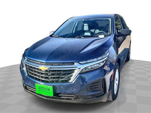 Used 2022 Chevrolet Equinox LS image 1