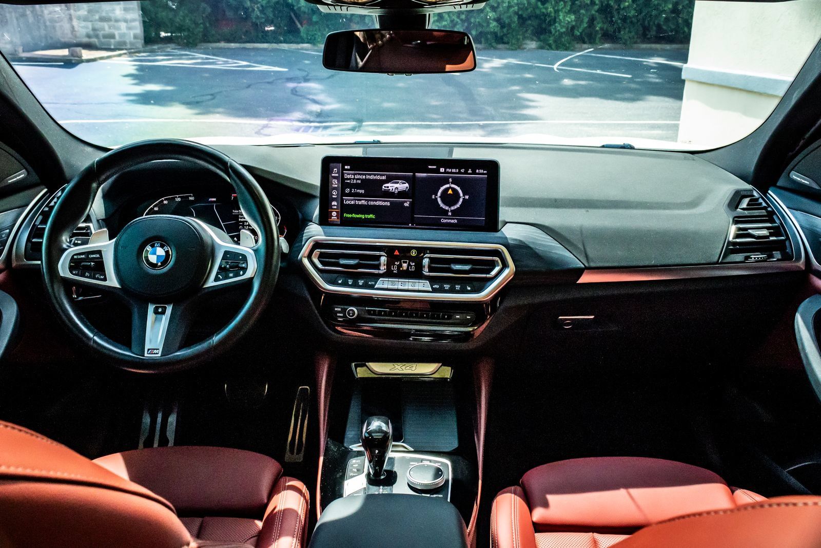 Used 2023 BMW X4 xDrive30i w/ M Sport Package AWD/4WD image 15