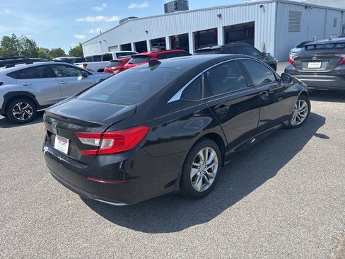 Used 2019 Honda Accord LX image 3