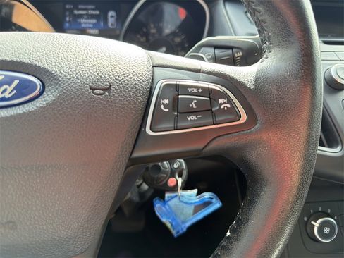 Used 2016 Ford Focus SE w/ SE Sport Package image 23