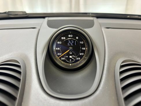 Certified 2022 Porsche 718 Cayman GT4 RWD image 22