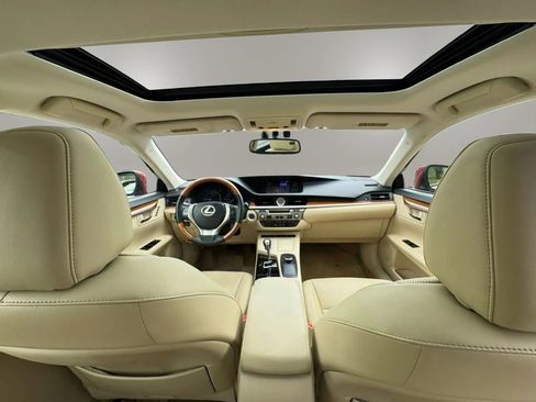 Used 2014 Lexus ES 300h w/ Premium Package w/Bamboo Trim FWD image 15