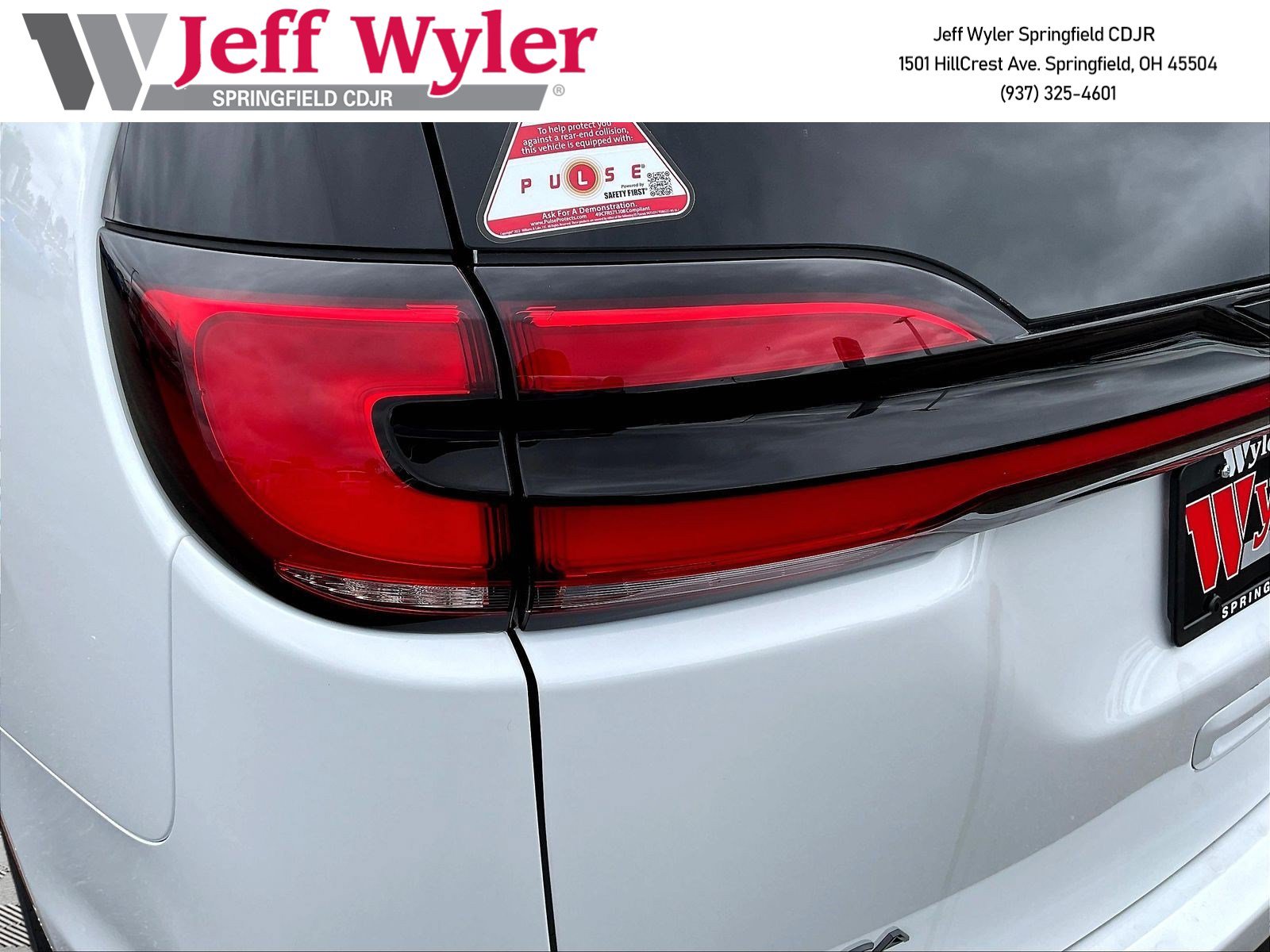 New 2027 Chrysler Pacifica Select FWD image 16
