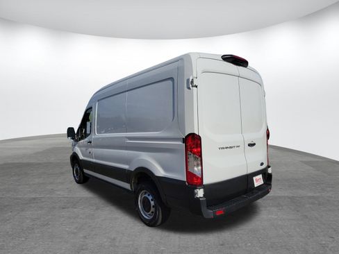 Used 2022 Ford Transit 250 Medium Roof image 18