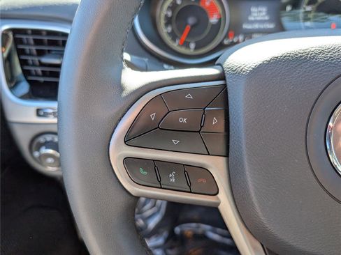 Used 2022 Jeep Cherokee Limited image 18