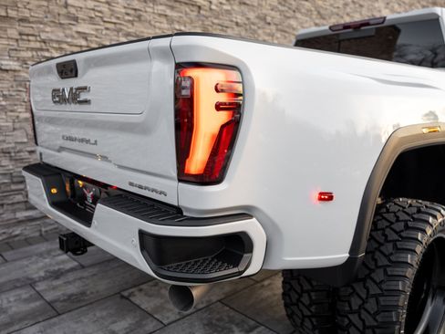 Used 2026 GMC Sierra 3500 Denali Ultimate image 29
