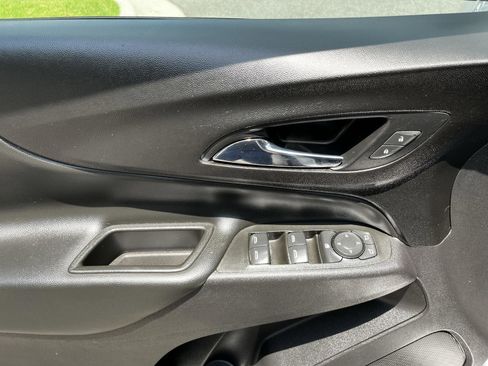 Used 2021 Chevrolet Equinox LT image 17