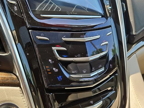 Used 2020 Cadillac Escalade ESV Luxury w/ LPO, Radiant Package AWD/4WD image 16