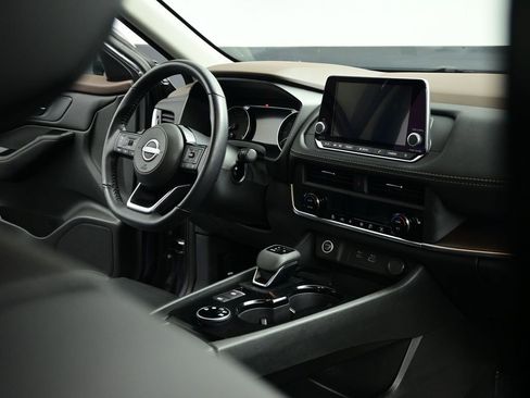 Used 2023 Nissan Rogue SV w/ SV Premium B Package image 28