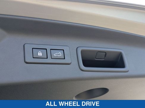 Certified 2025 Subaru Forester Premium AWD/4WD image 34