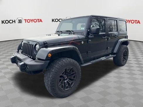 Used 2016 Jeep Wrangler Unlimited Sahara image 3