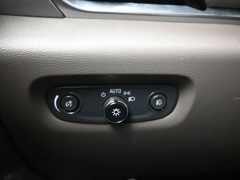 Used 2019 Chevrolet Traverse LT w/ LT Premium Package AWD/4WD image 29