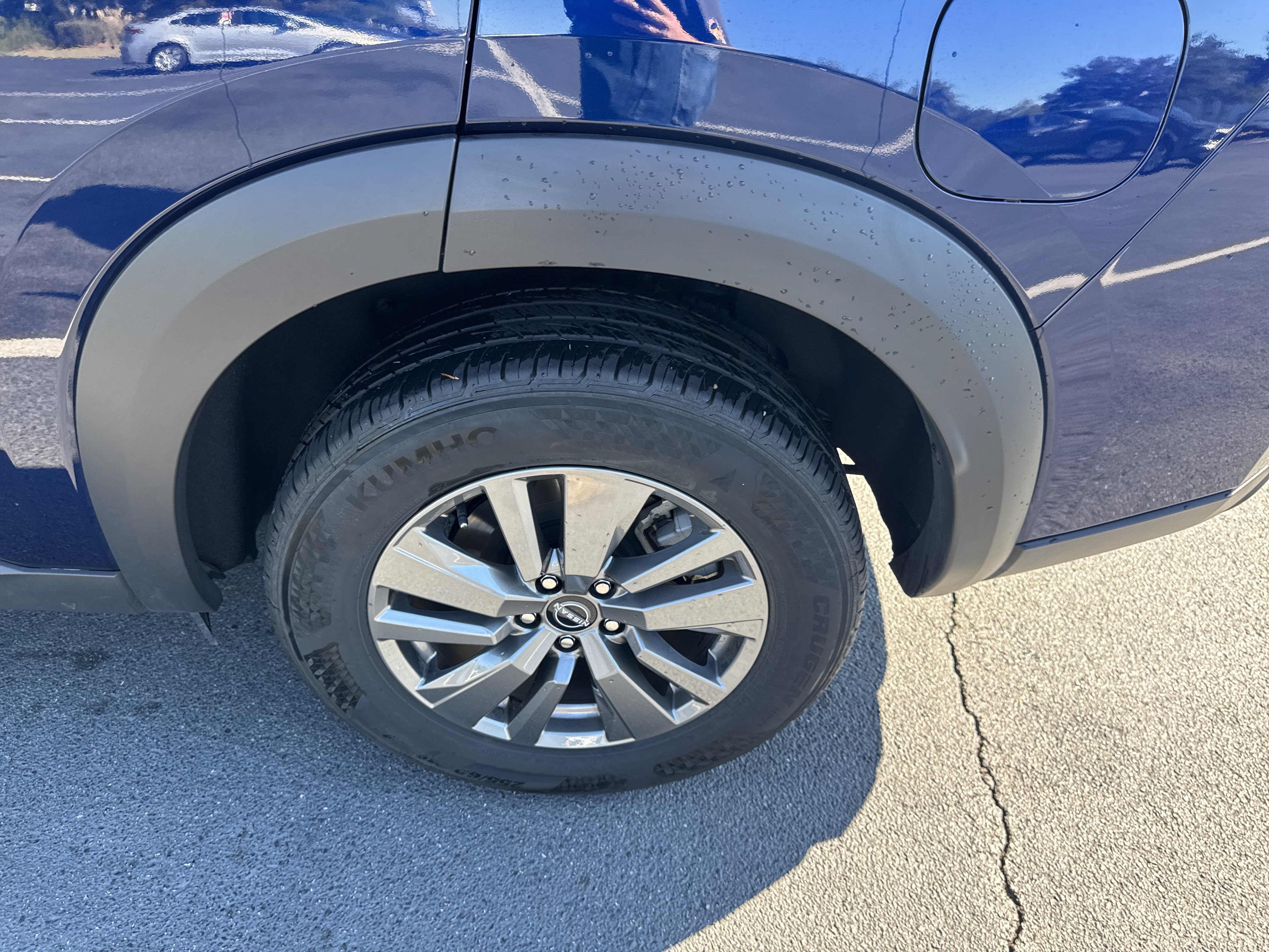 Used 2025 Nissan Pathfinder SV AWD/4WD image 12