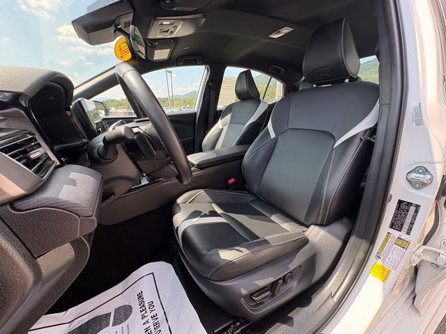 Used 2025 Toyota Camry SE FWD image 28