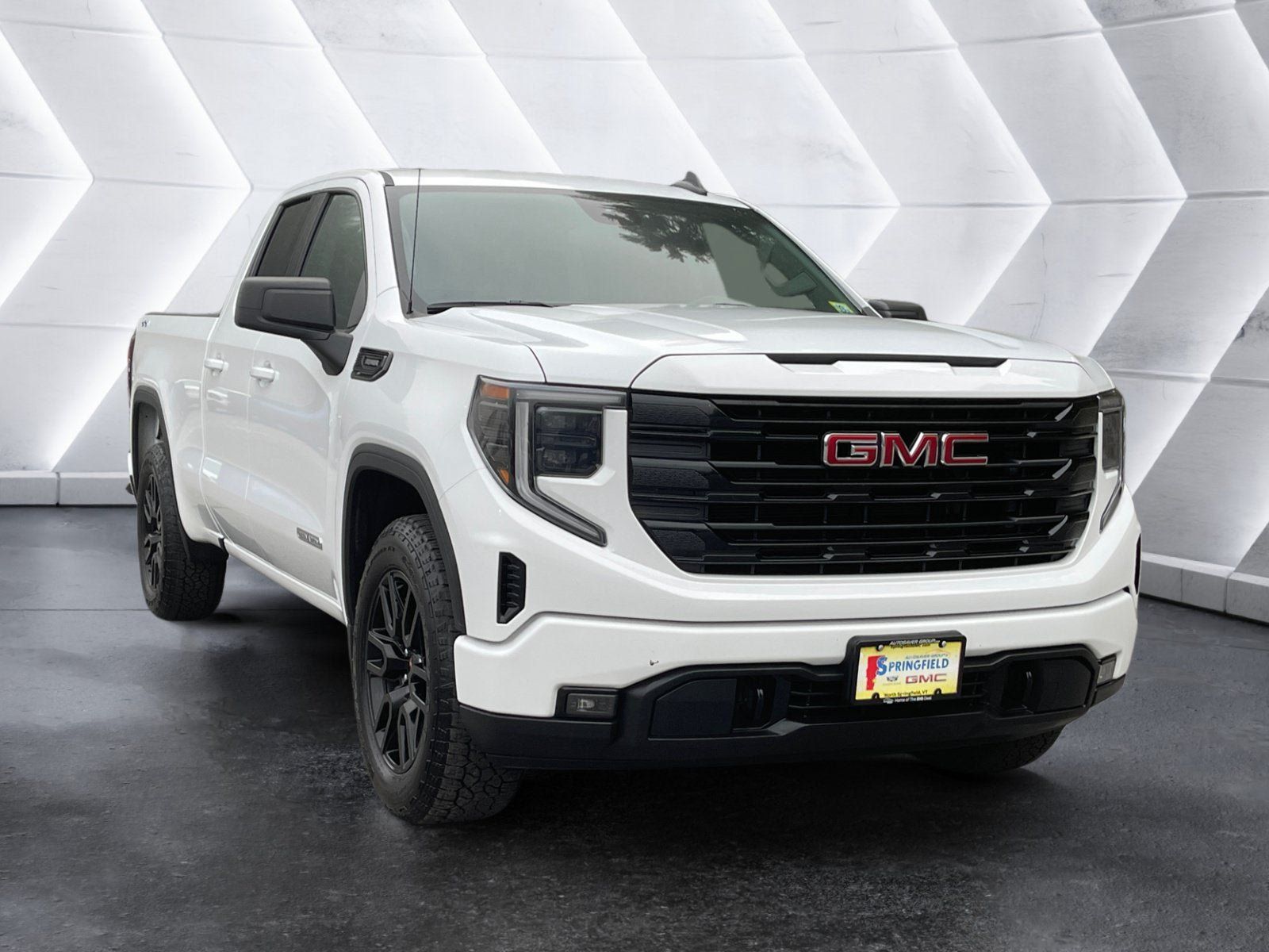 Used 2025 GMC Sierra 1500 Elevation AWD/4WD image 8