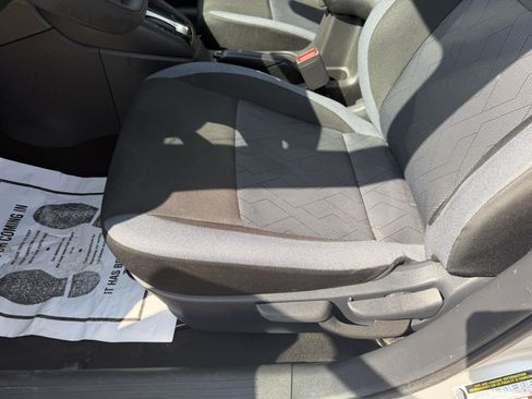 Used 2025 Nissan Versa SV FWD image 16