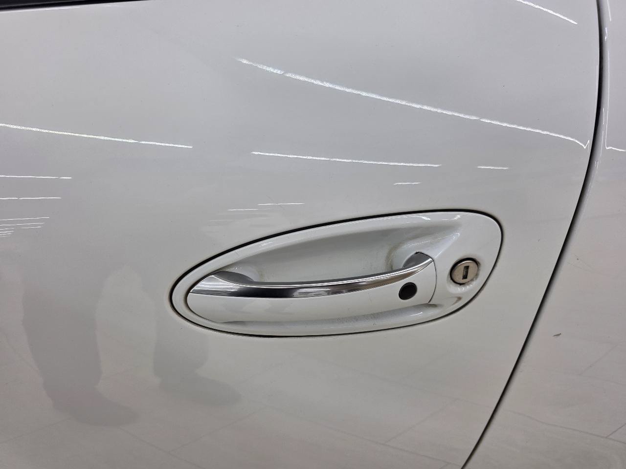 Used 2015 Porsche Panamera 4 w/ Premium Package Plus AWD/4WD image 11