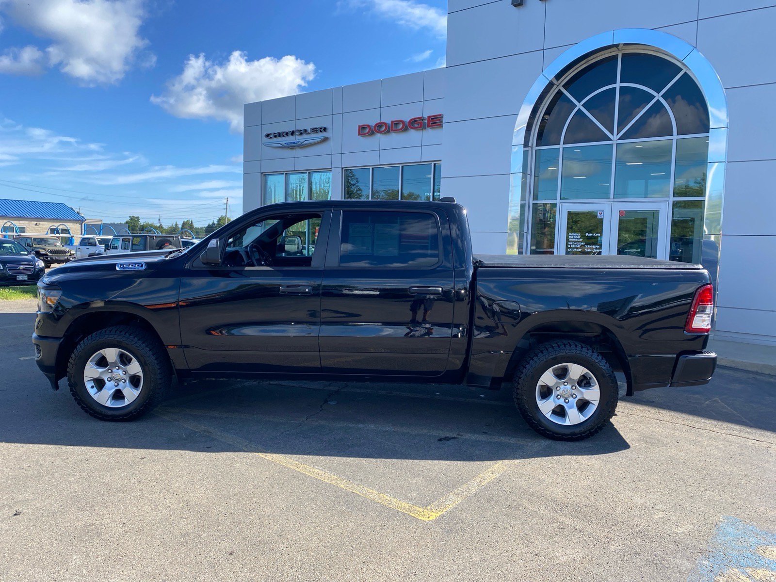 Used 2023 RAM 1500 Tradesman w/ Trailer Tow Group AWD/4WD image 2