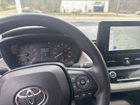 Used 2023 Toyota Corolla LE w/ LE Convenience Package image 7