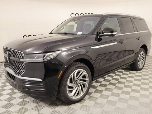 New 2025 Lincoln Navigator Reserve image 11