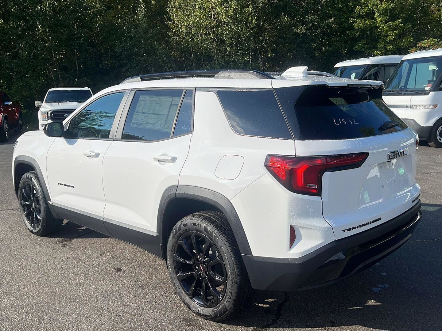 New 2027 GMC Terrain Elevation w/ Elevation Premium Package AWD/4WD image 3