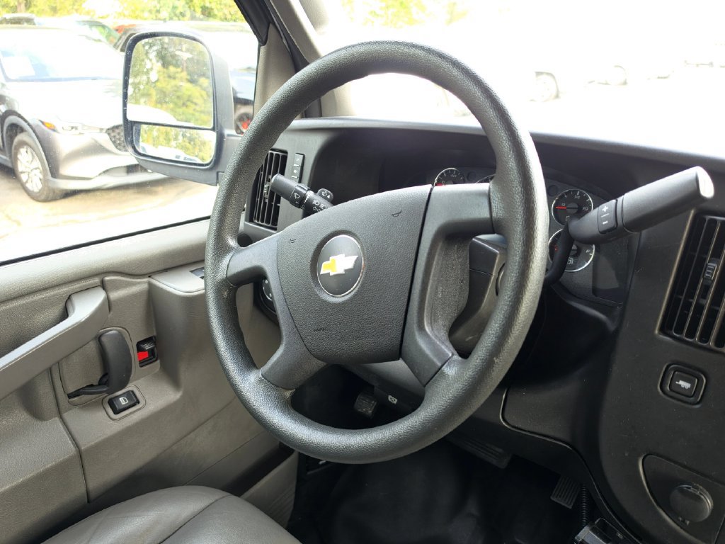 Used 2020 Chevrolet Express 2500 RWD image 17