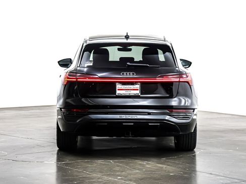 Used 2024 Audi Q8 e-tron Premium Plus image 5