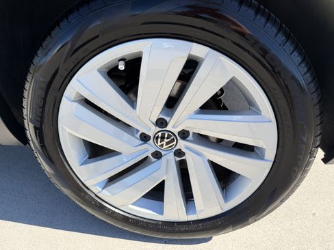 Used 2023 Volkswagen Atlas Cross Sport SE w/ Panoramic Sunroof Package image 35