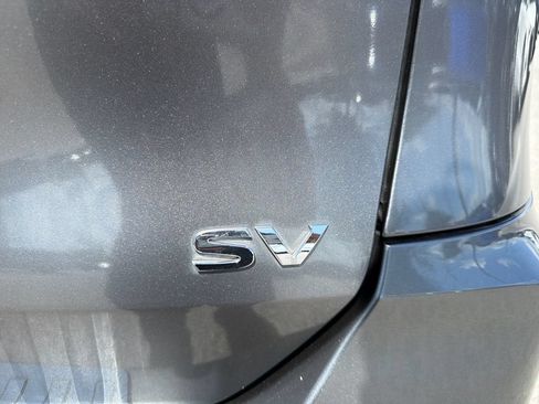 Used 2019 Nissan Rogue SV w/ Premium Package FWD image 12