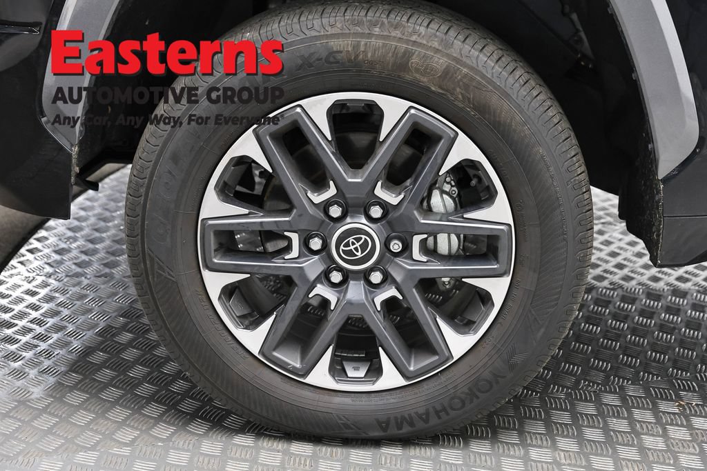 Used 2024 Toyota Tundra Limited AWD/4WD image 37