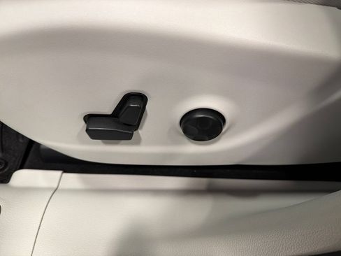 Used 2019 Jeep Cherokee Limited AWD/4WD image 27