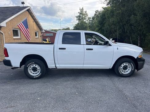 Used 2011 RAM 1500 ST w/ ST Popular Equipment Group AWD/4WD image 2